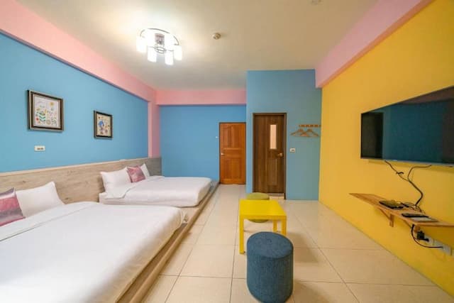 Hualien Baodong Colorful Nest B&B with slides, barbecue, singing, electric mahjong, near Dongdamen Night Market-10 people lease-7