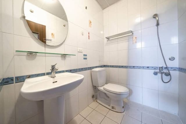 Hualien Baodong Colorful Nest B&B with slides, barbecue, singing, electric mahjong, near Dongdamen Night Market-12-person package-7