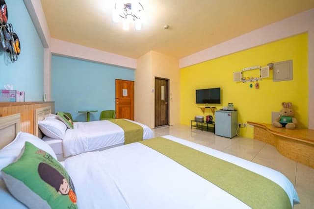 Hualien Baodong Colorful Nest B&B with slides, barbecue, singing, electric mahjong, near Dongdamen Night Market-12-person package-1