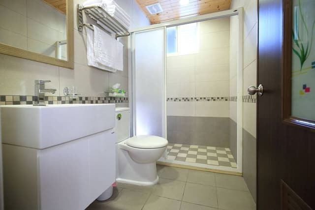 Shanghai time bed and breakfast-Time Quadruple Room-11