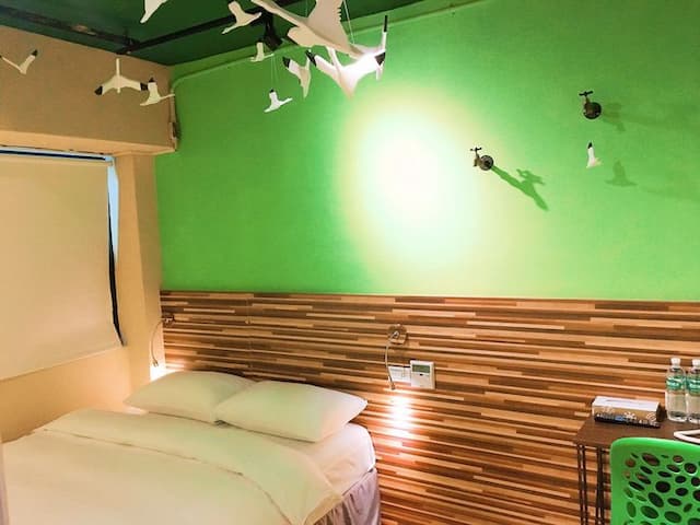 R10 Eco Hotel-Business B ( Standard Double Room )-6