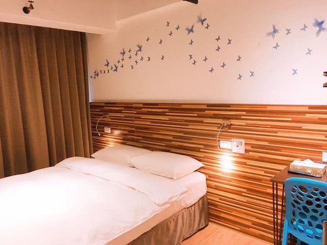 R10 Eco Hotel-Business B ( Standard Double Room )-5