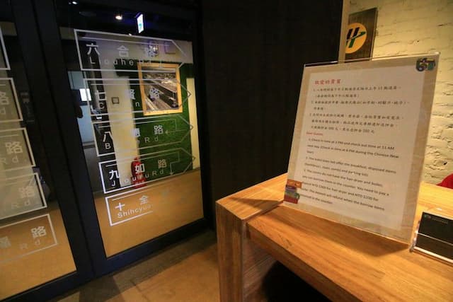 R10 Eco Hotel-Business C (Standard Double Room (windowless))-6