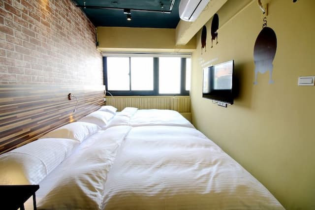 R10 Eco Hotel-Business D ( Standard Quad )-4