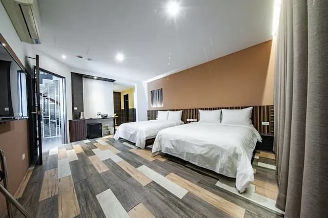 Here B&B-Quadruple room-2