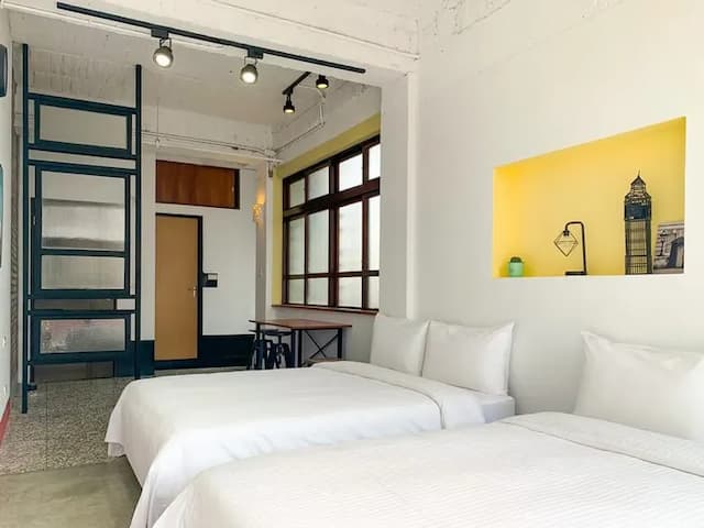 Here B&B-Room for six people-3