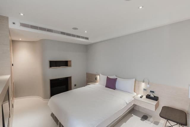 Le Meridien Bed and Breakfast-Deluxe Room 301-1