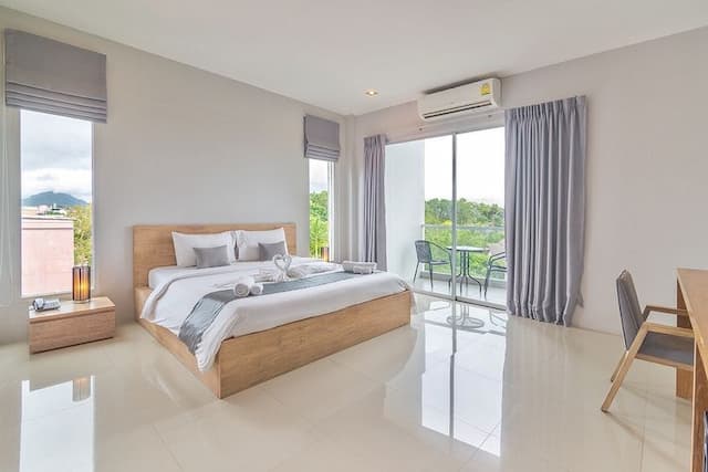 Lemonade Phuket Hotel-Lemon Deluxe King bed -38sqm--3
