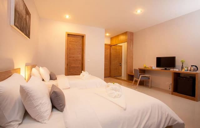 Lemonade Phuket Hotel-Lemon Deluxe Twin (2 single bed) -36sqm--2