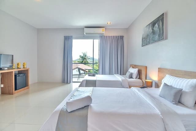 Lemonade Phuket Hotel-Lemon Deluxe Twin (2 single bed) -36sqm--4