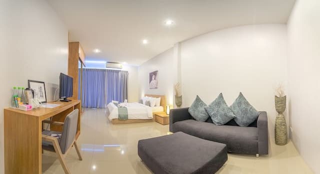 Lemonade Phuket Hotel-Lemon Suite King bed with living area -46sqm--11