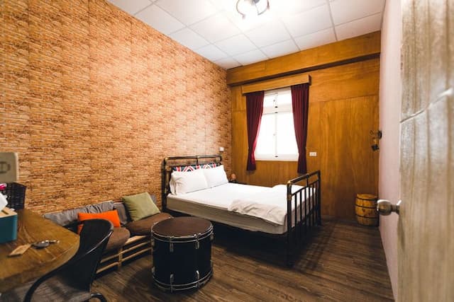 톰톰 비앤비 (TomTom bnb)-Industrial style double room-3