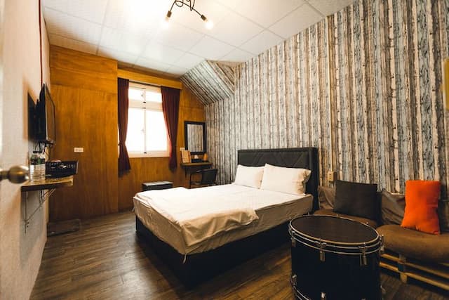 톰톰 비앤비 (TomTom bnb)-Industrial style double room-1