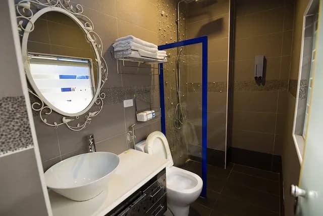 201海洋風情四人房(淋浴間)