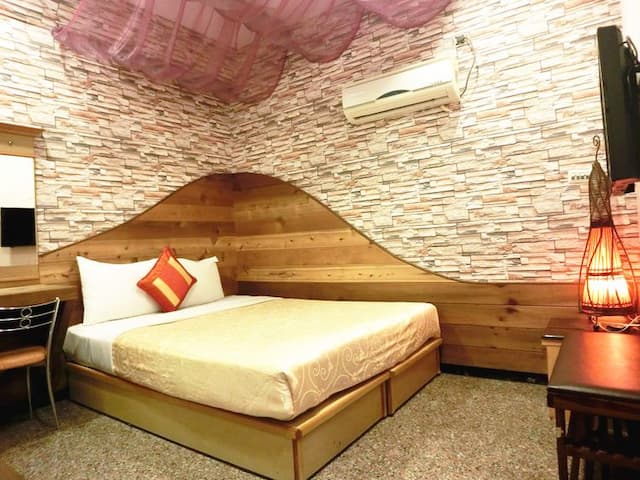 興吉旅店 | 室內公共空間自行車停放-單人套房-5