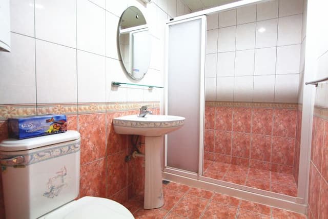 興吉旅店 | 室內公共空間自行車停放-標準二人房-9