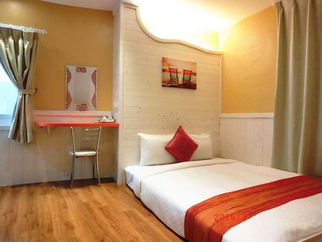 興吉旅店 | 室內公共空間自行車停放-精緻二人房-3