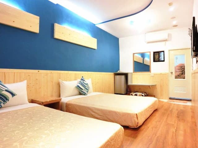 興吉旅店 | 室內公共空間自行車停放-本舘四人房-11