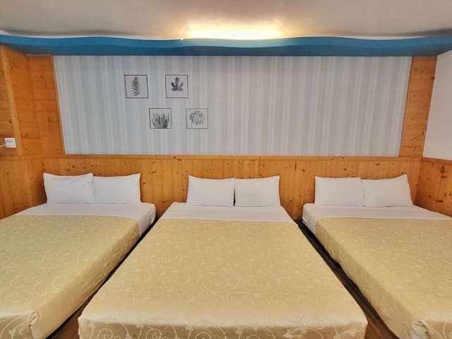 興吉旅店 | 室內公共空間自行車停放-山景六人房-3