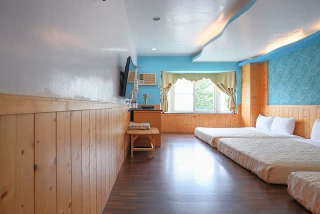 興吉旅店 | 室內公共空間自行車停放-山景六人房-2