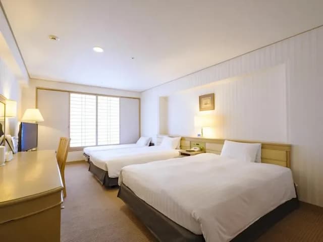 Rihga Hotel Zest Takamatsu-Standard Triple Smoking Room-2