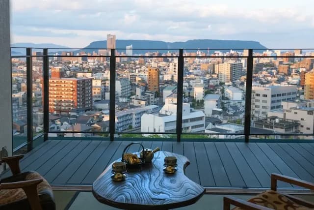 夕凪之湯 花樹海飯店|昭和町站開車5分/高松城址開車15分/高松站免費接送-轉角套房A|附展望檜浴池,陽台【不挑房】-2