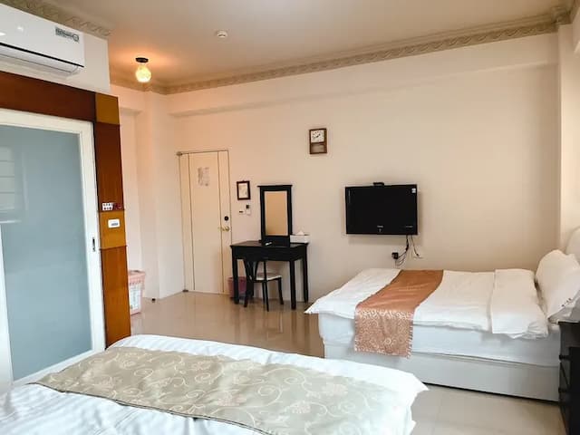 통이더지아 (Tong E De Jia)-Cozy Quadruple Room with breakfast-5