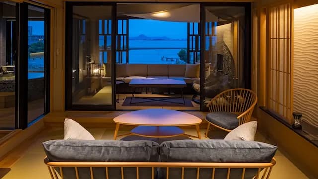 Lake Yu Elegant Suite