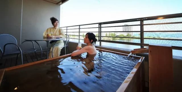 雄琴溫泉 琵琶湖綠水亭飯店|雄琴溫泉車站接駁服務/大浴場/部分房型有附露天風呂-〈びわの風〉雙床和洋室|湖景、露天風呂【不挑房】-4