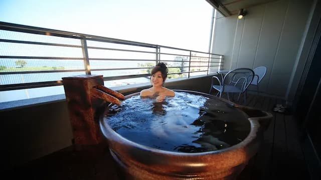 雄琴溫泉 琵琶湖綠水亭飯店|雄琴溫泉車站接駁服務/大浴場/部分房型有附露天風呂-〈びわの風〉日式三床房|湖景、露天風呂【不挑房】-3