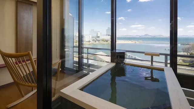 雄琴溫泉 琵琶湖綠水亭飯店|雄琴溫泉車站接駁服務/大浴場/部分房型有附露天風呂-〈優雅〉日式雙床房|湖景、展望半露天風呂【不挑房】-7