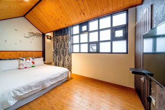 Cat is lazy-Entire house 12ppl-10