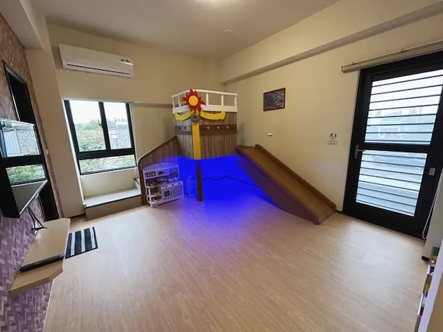 日沐澄旅-陽台溜滑梯六人房-5