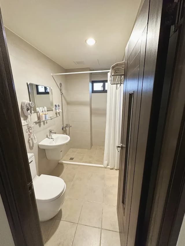 日沐澄旅-陽台四人房-6