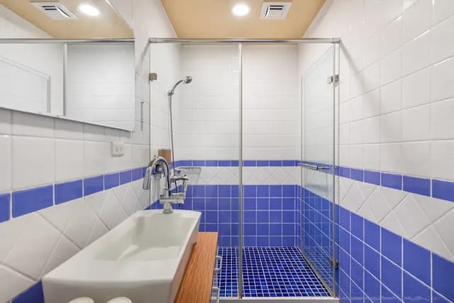 墾丁後灣 南法風情海景民宿|近海洋生物博物館-豪華四人房-13