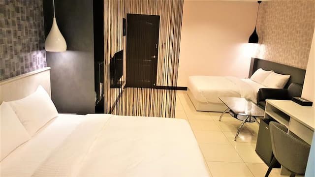 Wei Yu Building 1|Close to Shennong Street-Stylish Quadruple Suite-2