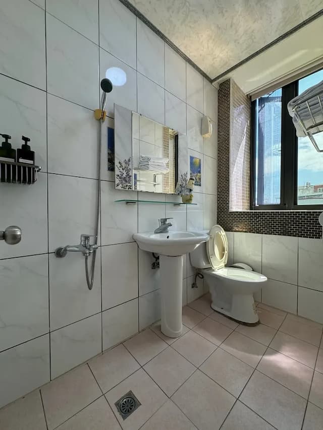 3D Sunflower Embossed B&B-Deluxe 3D/relief quadruple room-15