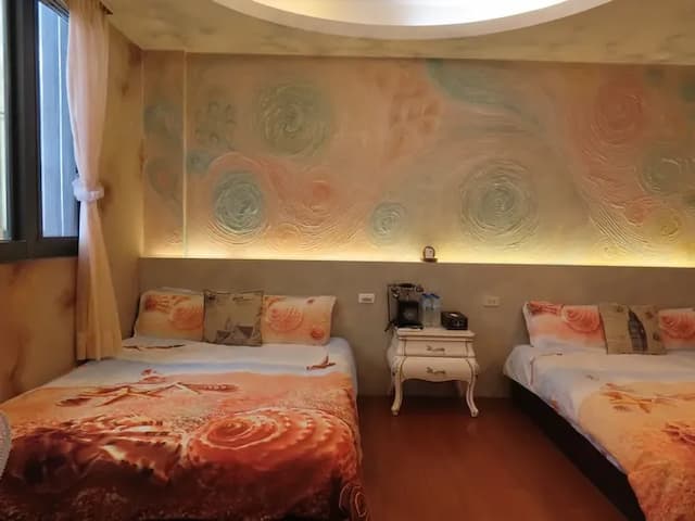 3D Sunflower Embossed B&B-Deluxe relief 3D/relief six-person room-4