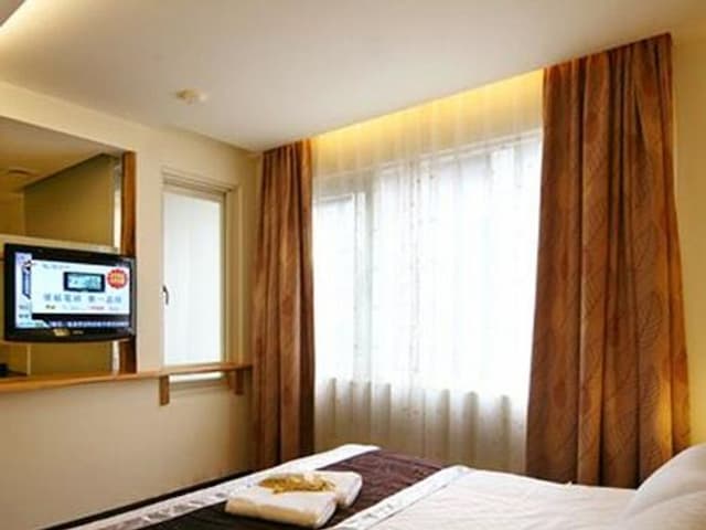 Minghu Bed and Breakfast-Comfort double room, Street View-3