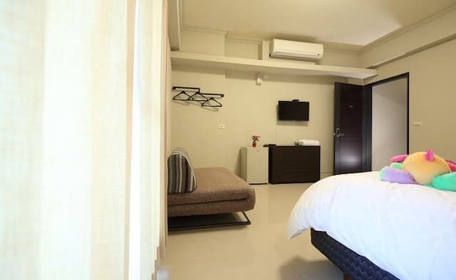 아빠 홈스테이 (A-BA Homestay)-Quadruple Room (two single beds + sofa bed)-6