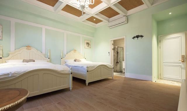 세라토 마널 (Serrato Manor)-Tiffany Quadruple Room-1