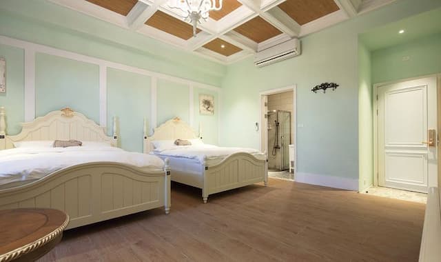 세라토 마널 (Serrato Manor)-Tiffany Quadruple Room-5