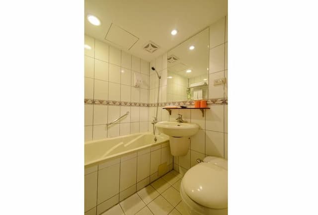 SAN HUA HOTEL-Cozy family room (two king beds)-2