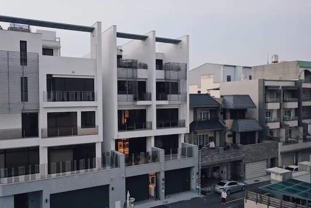 漁樂活台南安平包棟民宿|4-16人包棟|電梯採光豪宅|設有電動麻將、廚房、浴缸|豪宅體驗|軟水系統|精油沐浴備品|鄰近漁光島-香格Villa(二館:世平四街72號)-9