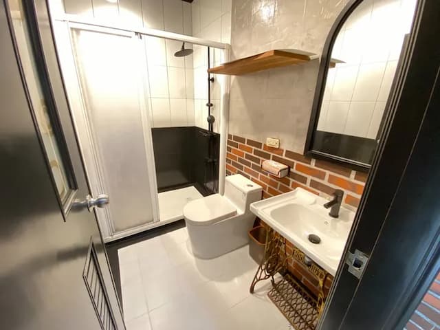 l墾丁包棟民宿lantique恆春古城工業風四臥室10人包棟IG I電動麻將l k歌l烤肉l德州撲克桌遊I步行車站三分鐘2025新開幕lline Id Kenting-timehouse-Two-bedroom 8~10 people private building-11