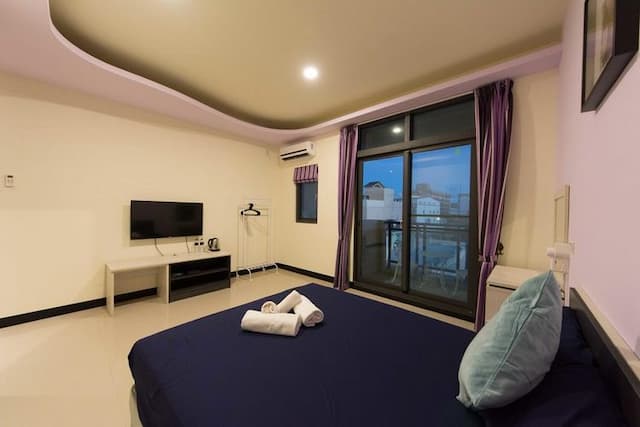 Kenting Orange Inn-Deluxe Double Room with Balcony-1