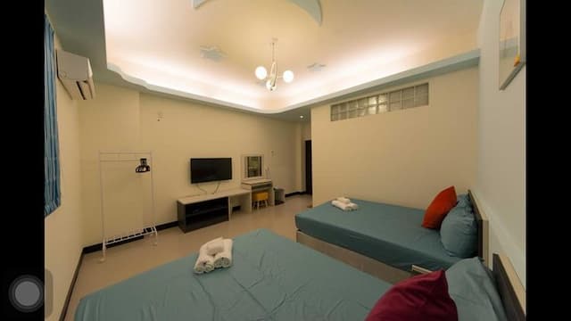 Kenting Orange Inn-Quadruple Room with Shower-1