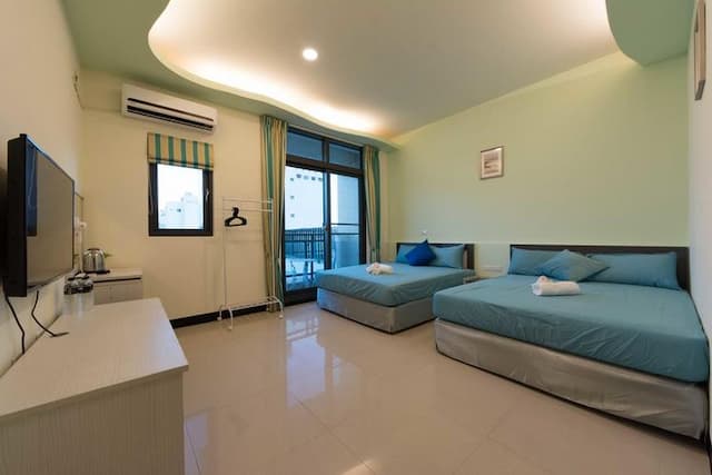 Kenting Orange Inn-Quadruple Room with Balcony-5