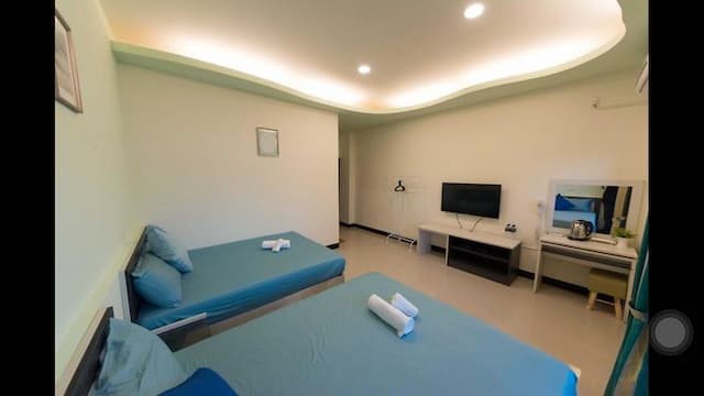 Kenting Orange Inn-Quadruple Room with Balcony-2