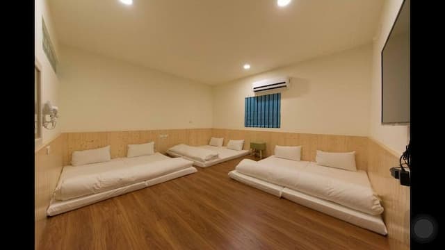 Kenting Orange Inn-Family Room with Private Bathroom-1